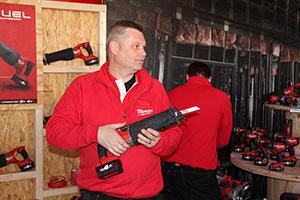 Новая сабельная пила M18 Fuel Sawzall на сегодняшний день является самой мощной в своём классе Новая сабельная пила M18 Fuel Sawzall на сегодняшний день является самой мощной в своём классе