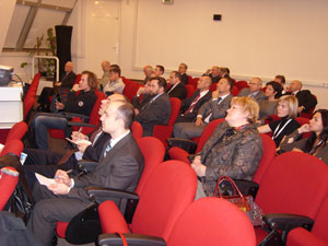 Участники круглого стола: представители компаний-производителей электроинструментов, крупных торговых компаний, строительных компаний и банков